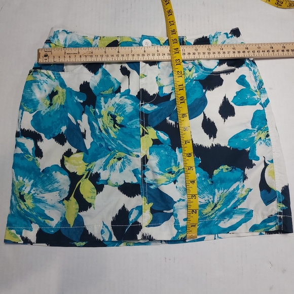 St John's Bay Floral Design Multicolor Skort Size 8 - Picture 6 of 8